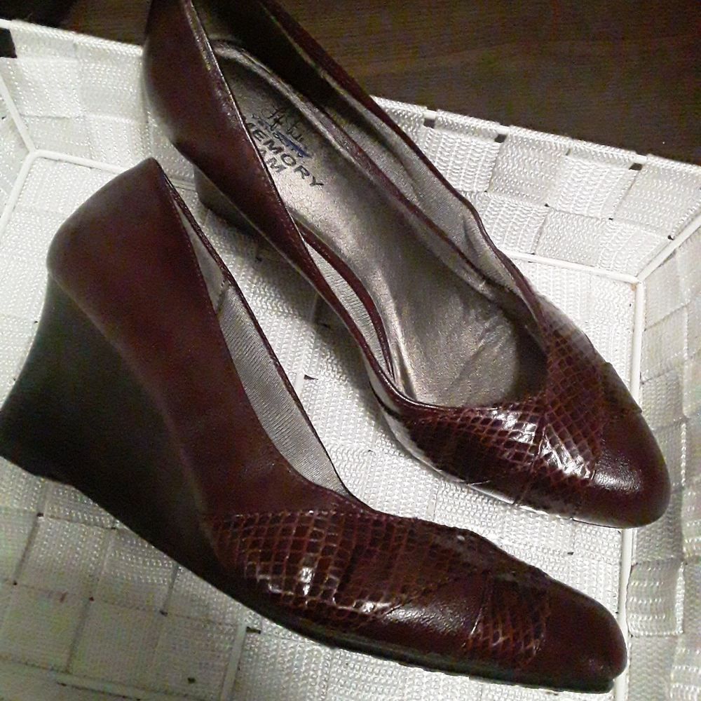 Life Stride Velocity, Memory Foam Flex Wedge Shoes